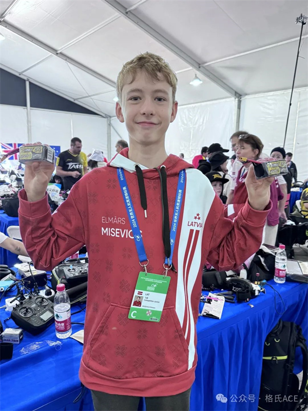 拉脫維亞小甜心Elmars 拉脫維亞小甜心Elmars